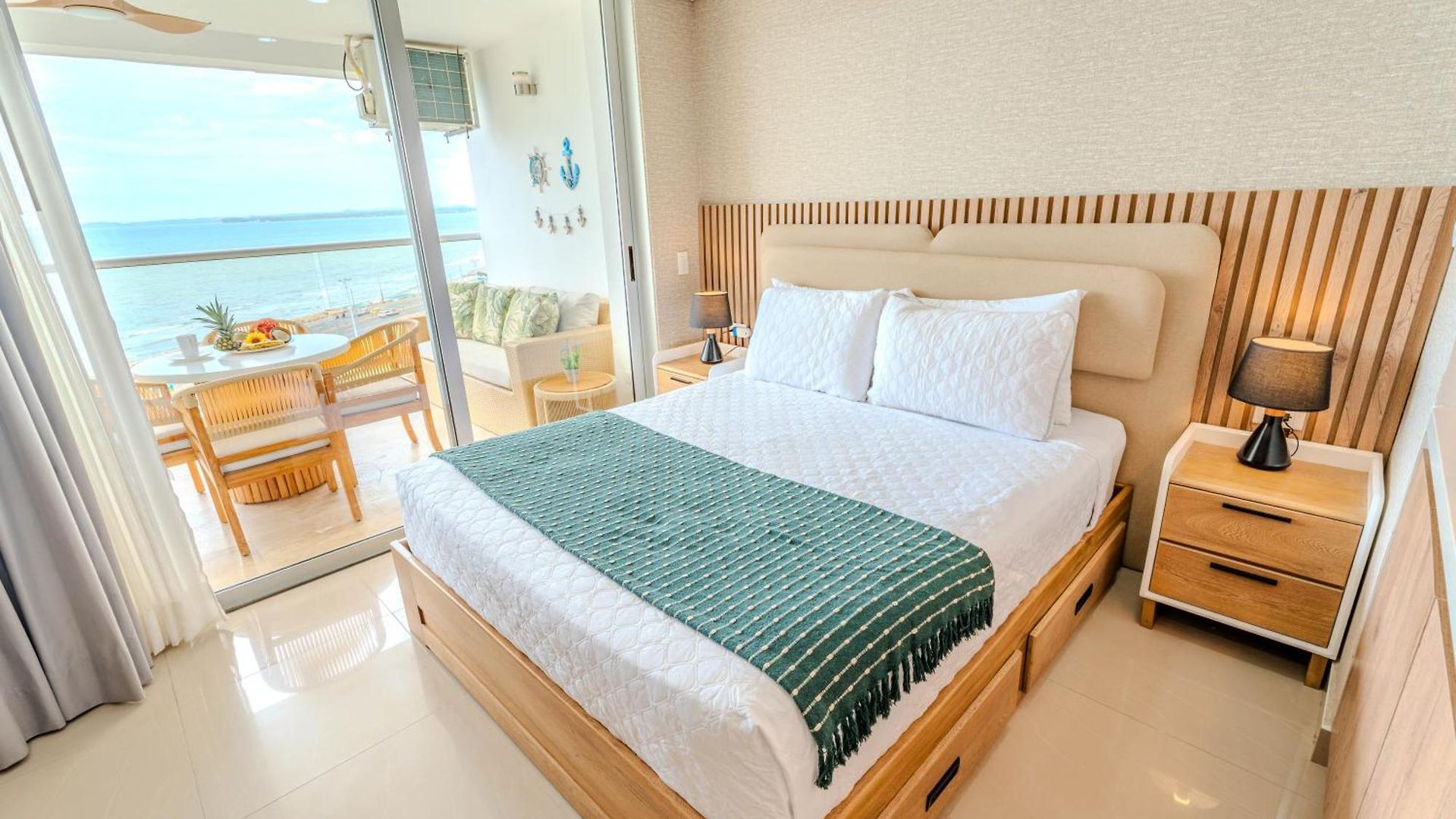 Hermoso De Lujo Con Piscinas Jacuzzi Y Baño Turco 10 24