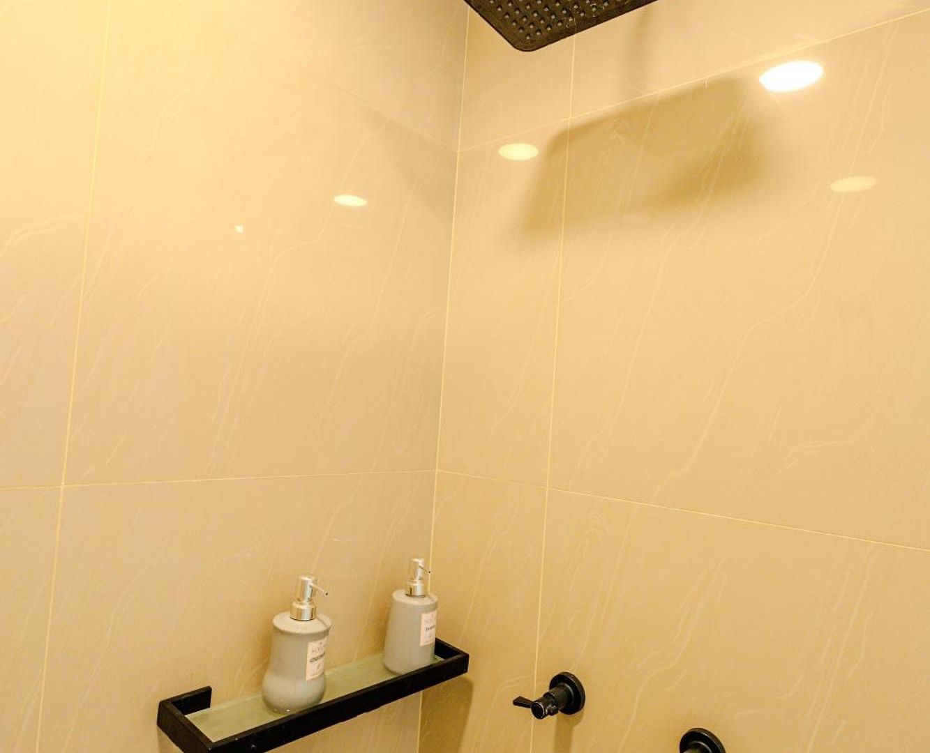 Hermoso De Lujo Con Piscinas Jacuzzi Y Baño Turco 10 24
