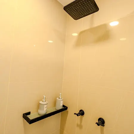 Hermoso De Lujo Con Piscinas Jacuzzi Y Baño Turco 10 24